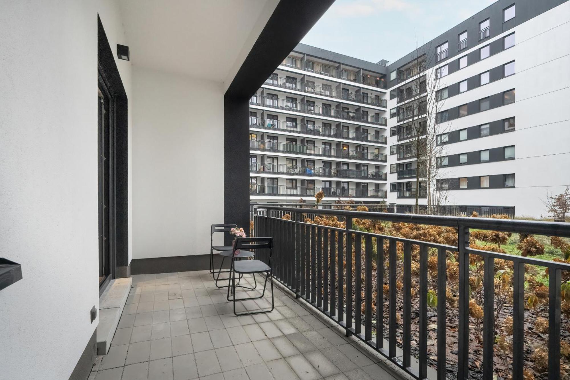 Cozy Studio With Balcony And Free Garage By Noclegi Renters Poznan Exterior foto